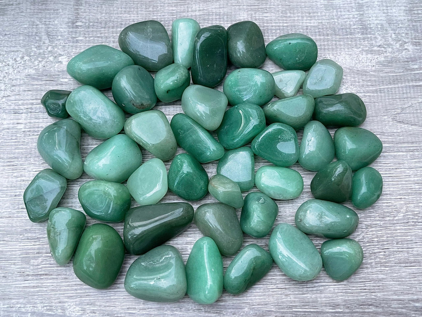 GAF TREASURES 5 Pcs Green Aventurine Tumbled Stones, Polished Natural Green Aventurine Gemstone, Green Aventurine Healing Crystals (Green Aventurine)