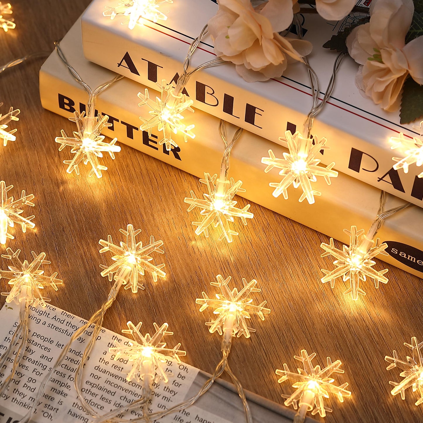 Yoitomehy Snowflake Christmas String Lights, 20 ft 40 LED Battery Operated Christmas Lights, Xmas Decorations Fairy Lights for Bedroom Mantle Window Patio Tree Holiday Room Dorm Decor, Warm White