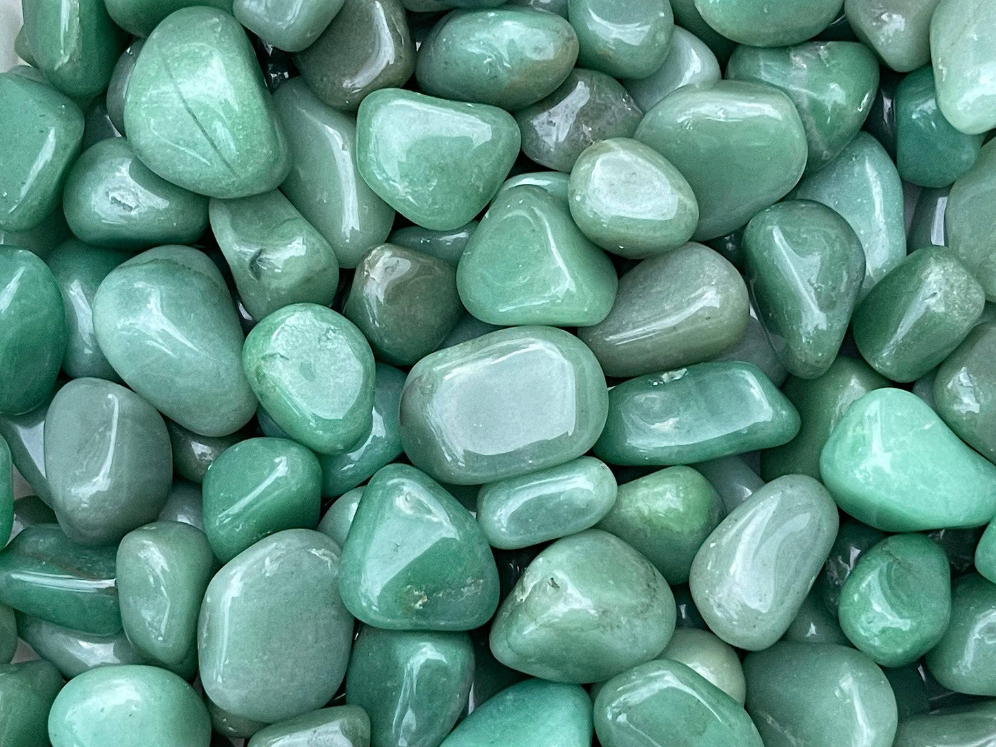 GAF TREASURES 5 Pcs Green Aventurine Tumbled Stones, Polished Natural Green Aventurine Gemstone, Green Aventurine Healing Crystals (Green Aventurine)