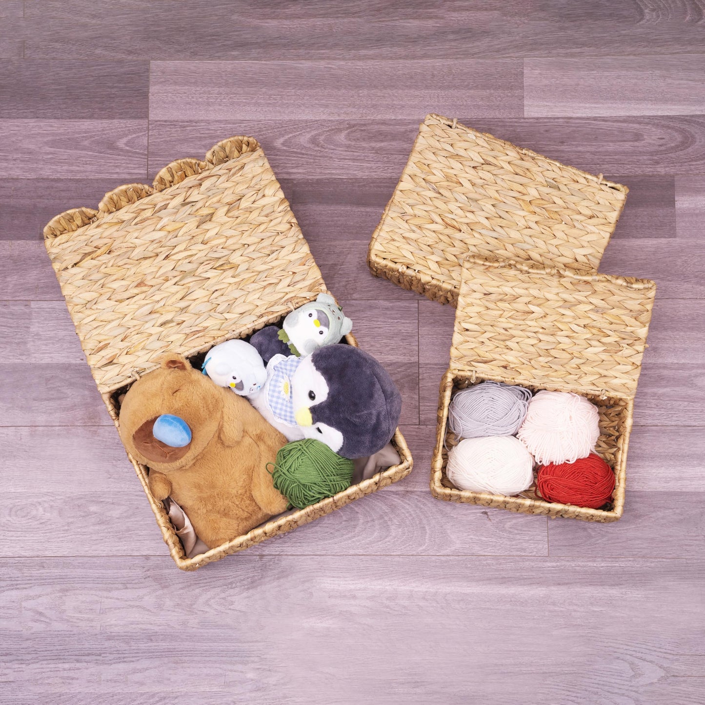 LUSYDECO Set of 2 Scalloped Edge Wicker Basket with Lids, Rectangle Wicker Storage Basket with Built-in Handles, Multipurpose Organizer Rattan Display Boxes for Shelf, Nursery Room