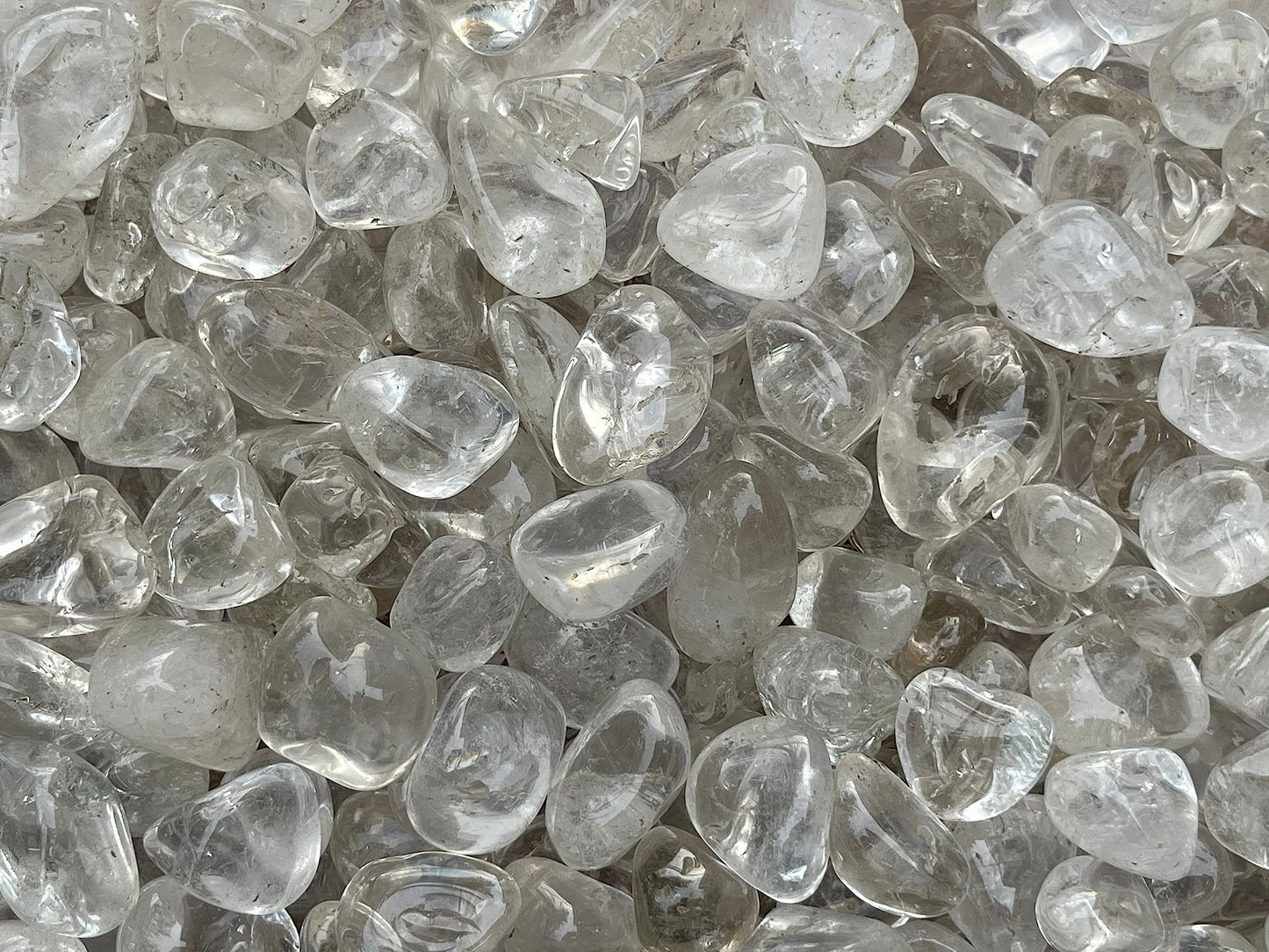 GAF TREASURES 5 Pcs Clear Quartz Tumbled Stones, Polished Natural Clear Quartz Gemstone, Clear Quartz Healing Crystals (Clear Quartz)