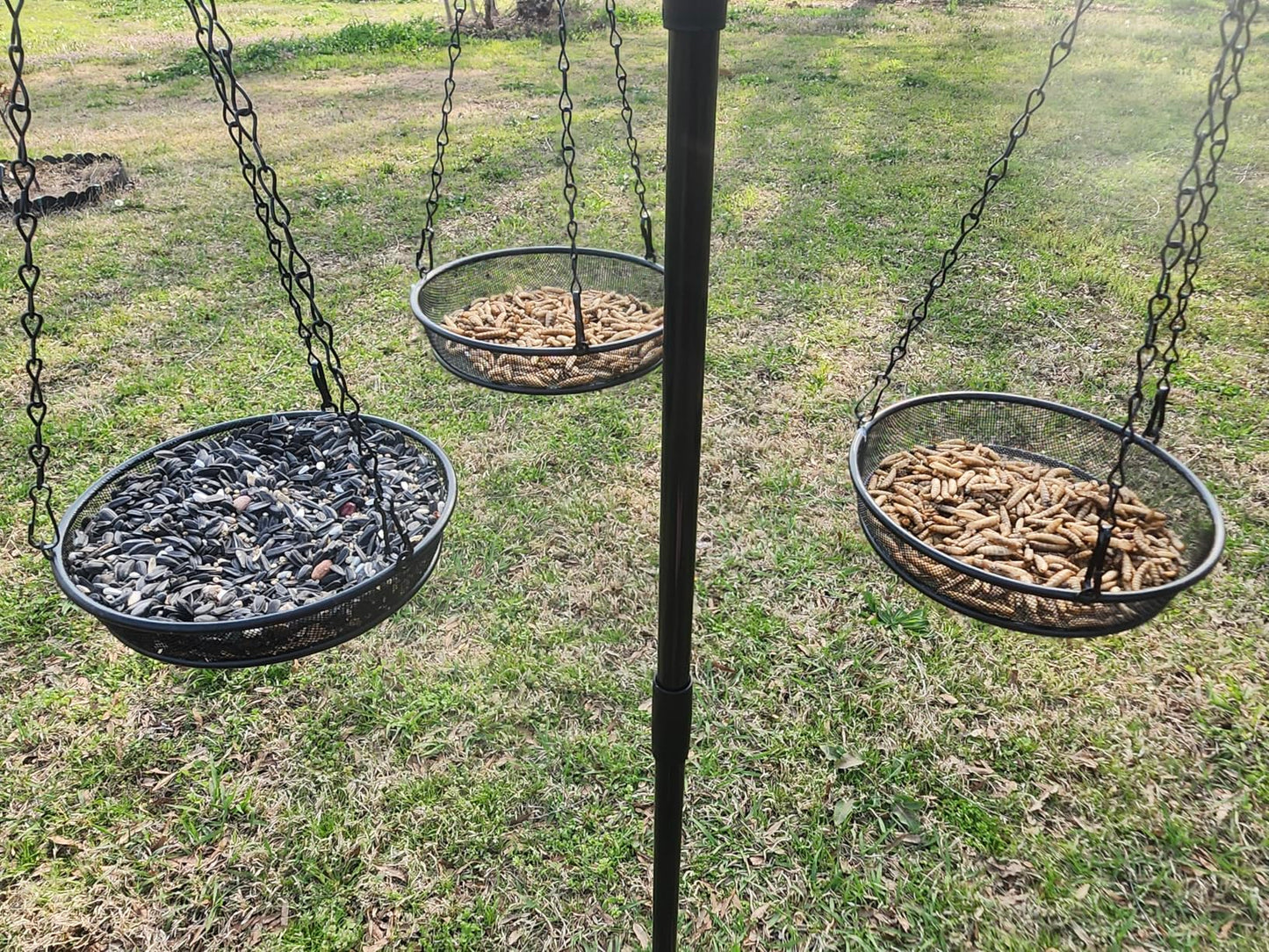 8" Diameter Hanging Bird Feeder Tray Round Metal Mesh Seed Container Outside Garden Decoration Backyard Wild Bird Feeding