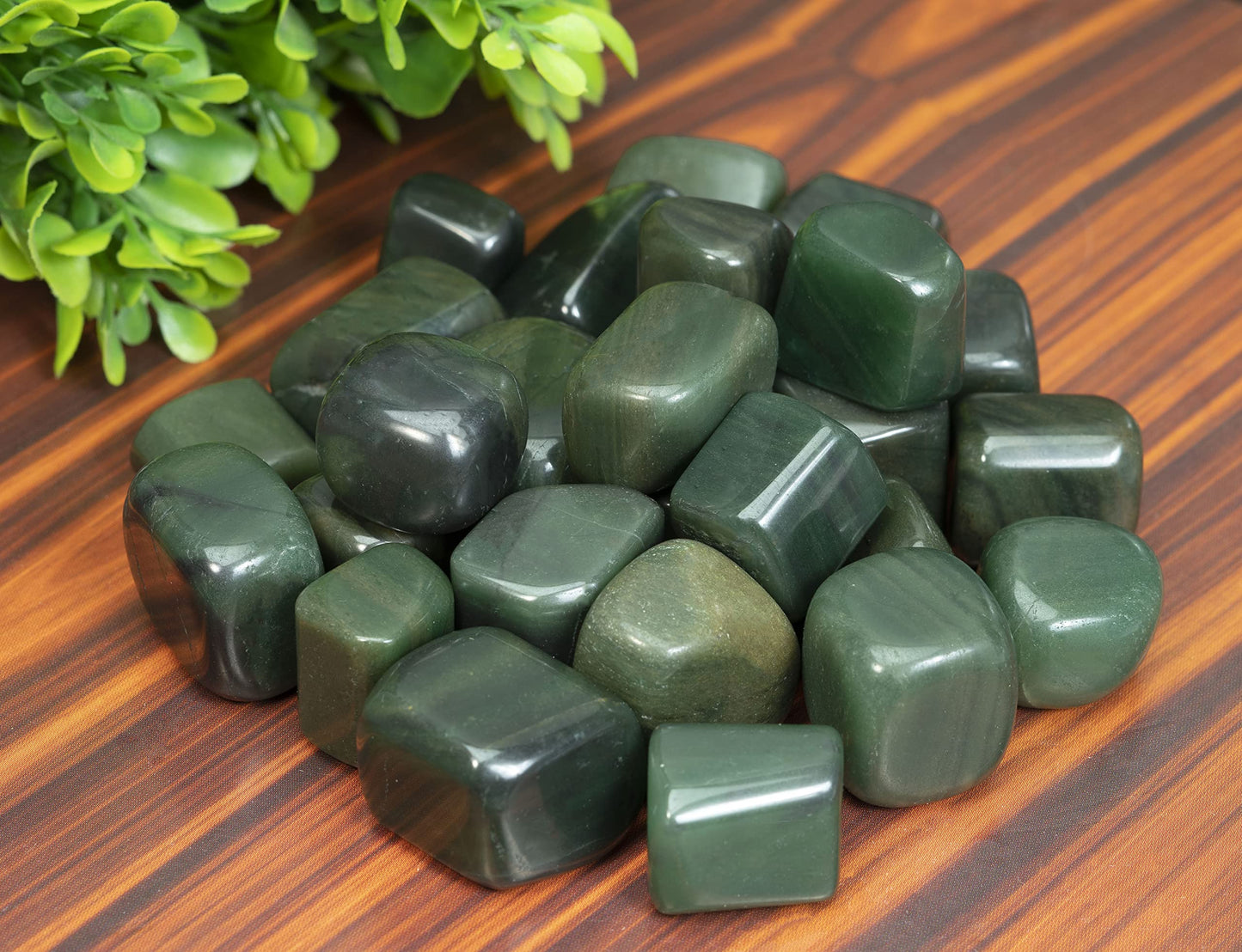 "Crocon 1LB Green Aventurine Tumbled Stones and Crystals bulk 2000+ Carats Natural Crystal Kit for Reiki Healing Crystal Polished, Tumble Stones, Chakra Balancing, Gift, Home Decor Size : 2025 mm"