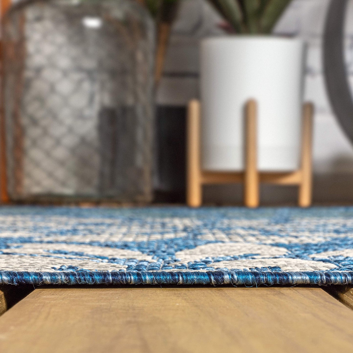JONATHAN Y Floral Textured Weave Indoor Outdoor Area Rug 4X6 Navy/Aqua, Zinnia Modern for Backyard, Patio, Porch, Easy-Cleaning, High Traffic, Pet-Friendly, Non-Shedding (SMB110C-4)