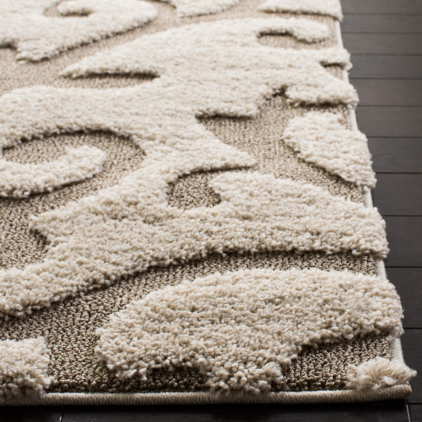 SAFAVIEH Florida Shag Collection Area Rug - 5'3" x 7'6", Cream & Beige, Scroll Design, Non-Shedding & Easy Care, 1.2-inch Thick Ideal for High Traffic Areas in Living Room, Bedroom (SG470-1113)