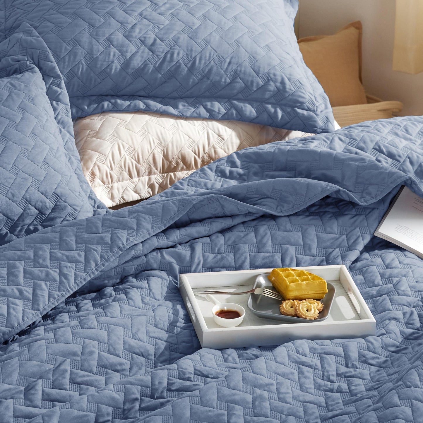 Bedsure Quilts Queen Size - Lightweight Bedspreads Queen Size with Basket Weave Pattern, Soft Quilt Bedding Set, Mineral Blue Comforter Set Coverlet for All Seasons with 2 Pillow Shams (90" x 96")