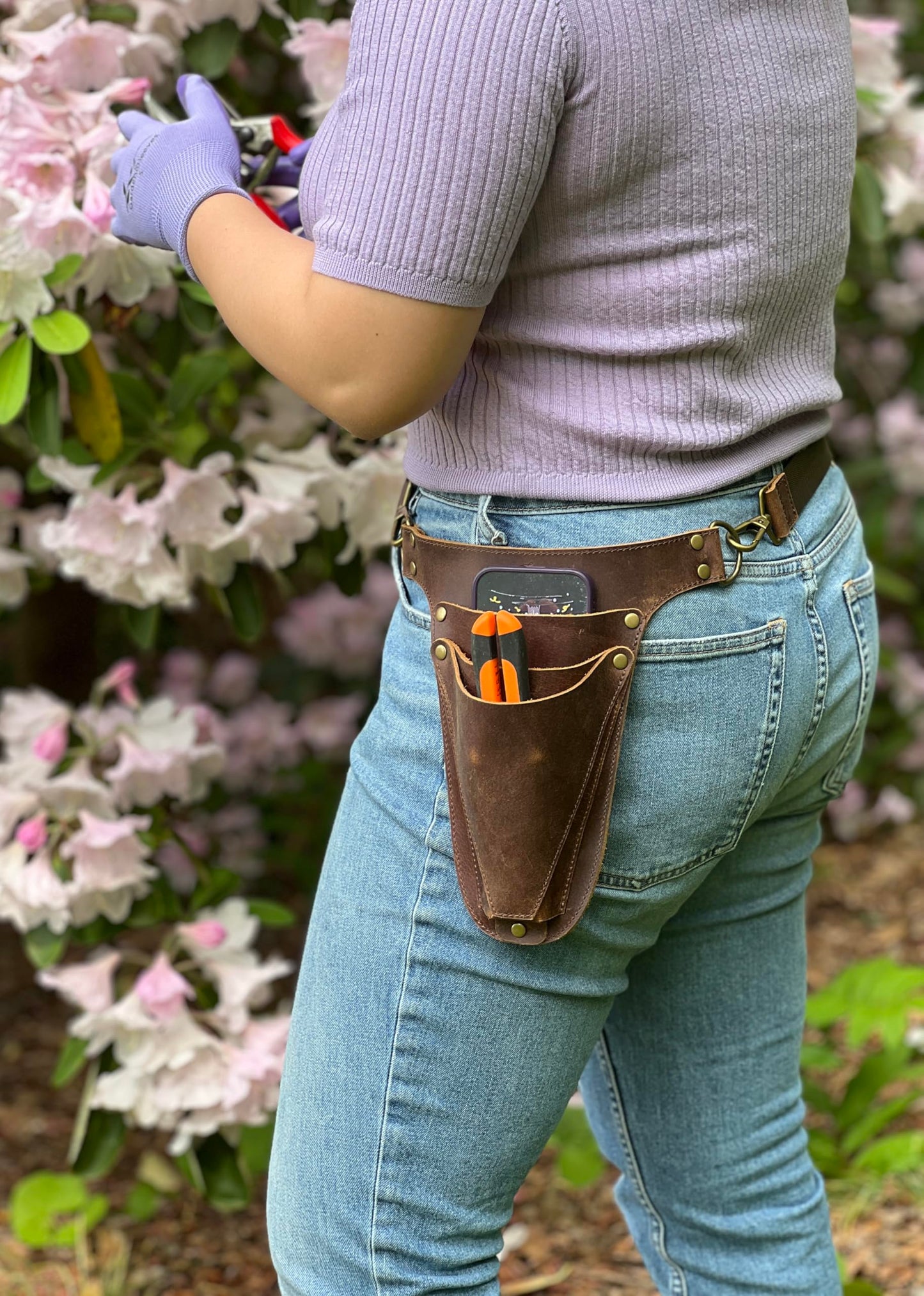 Garden Tool Belt, Handmade Premium Leather with Pouches Pockets Holster for Women & Men, Gardeners, Florists, Electrician, Carpenter, Flower Farmer, Landscaper, Construction (Small Size)