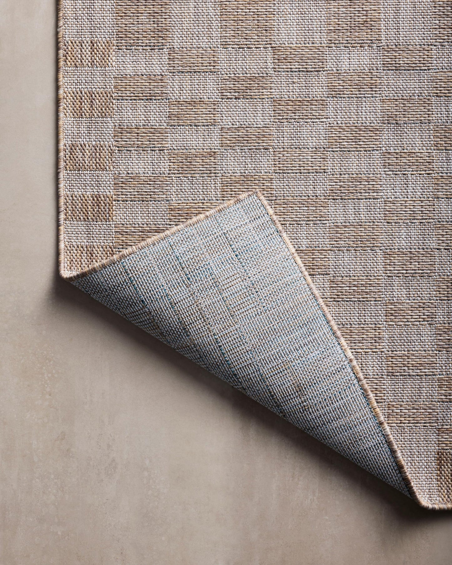 Loloi Amber Lewis Topanga Collection TOP-03 Natural/Dove 3'-11" x 5'-11" Indoor/Outdoor Accent Rug