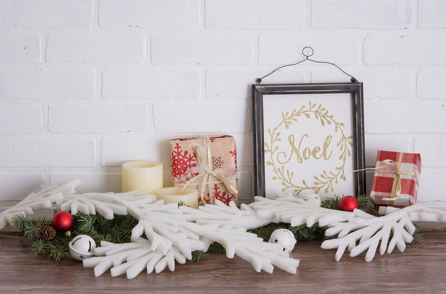 DII Holiday Hanging Wall Decor Lightweight & Decorative, 9.75x8.5x0.63, Noel & Merry Christmas Signs, 2 Count