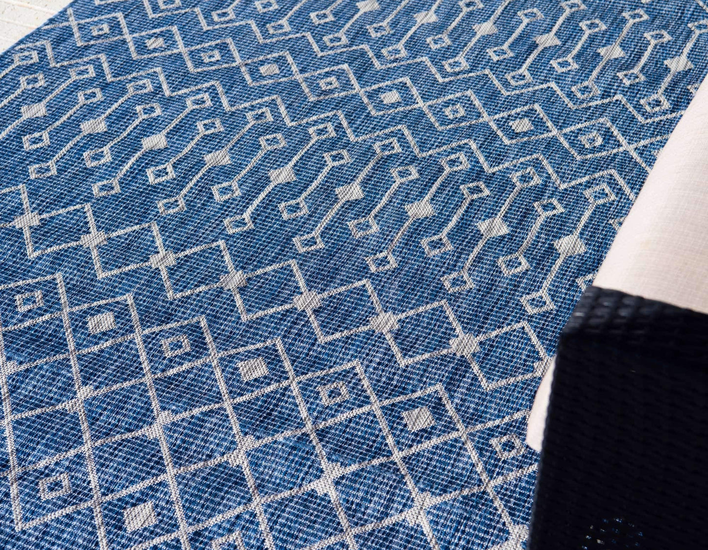 Unique Loom Outdoor Trellis Collection Area Rug - Tribal Trellis (8' x 10' Rectangle, Blue/ Ivory)