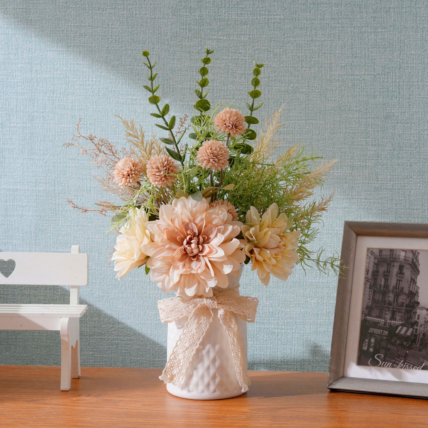 LUEUR Artificial Flowers in Ceramic Vase Centerpieces – Silk Flower Arrangement for Coffee Table Decor, Faux Flower Bouquet for Home Indoor Decoration, Bathroom, Dining Room, Seasonal Spring Decor