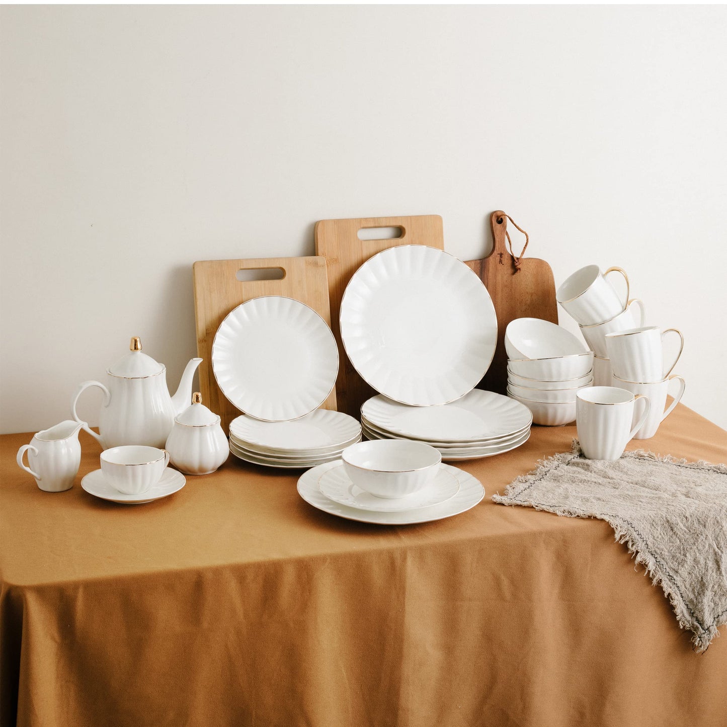 BTaT- Porcelain Dinner Plates with Gold Trim,10.5 inch, Set of 6, White Dinner Plates Bulk, White Plate Set