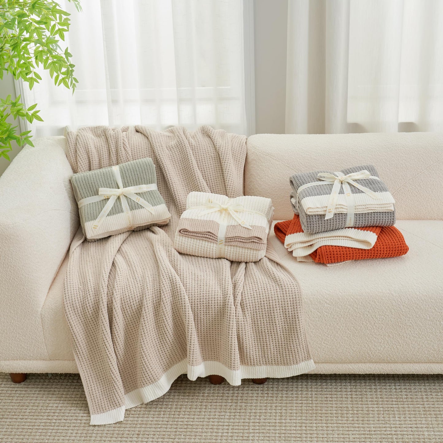 Amélie Home Chenille Throw Blanket, Soft Cozy Waffle Throw for Couch & Sofa, Warm Yet Lightweight, Breathable All-Season Throws for Women Men, Housewarming, Birthdays, 50"x60", Ivory