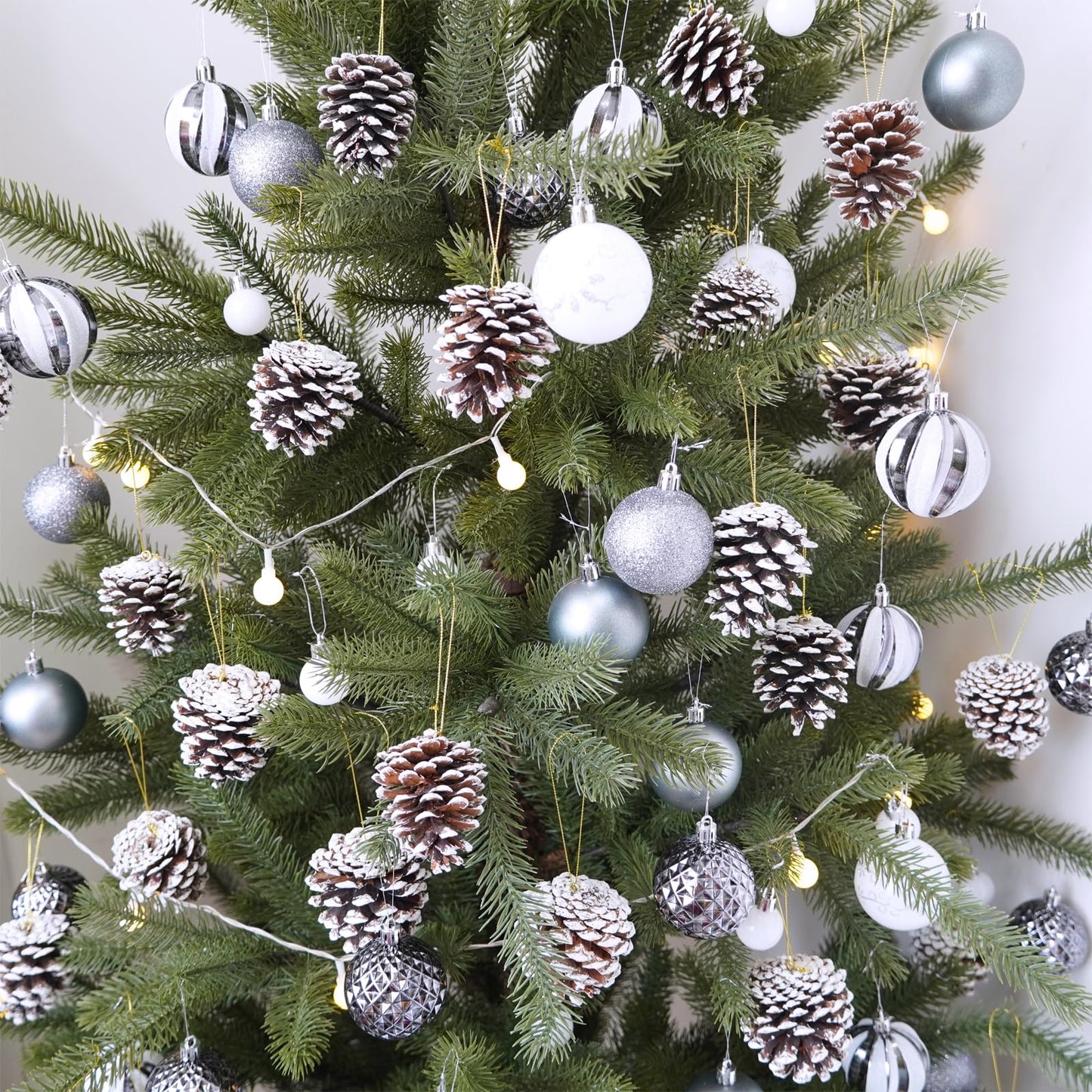 Winlyn 30 Pcs Frosted Pine Cone Ornaments White Natural Pinecone Hanging with String Pine Cones Christmas Tree Decorations for Winter Wedding Seasonal Wreath DIY Crafts Holiday Party Table Centerpiece