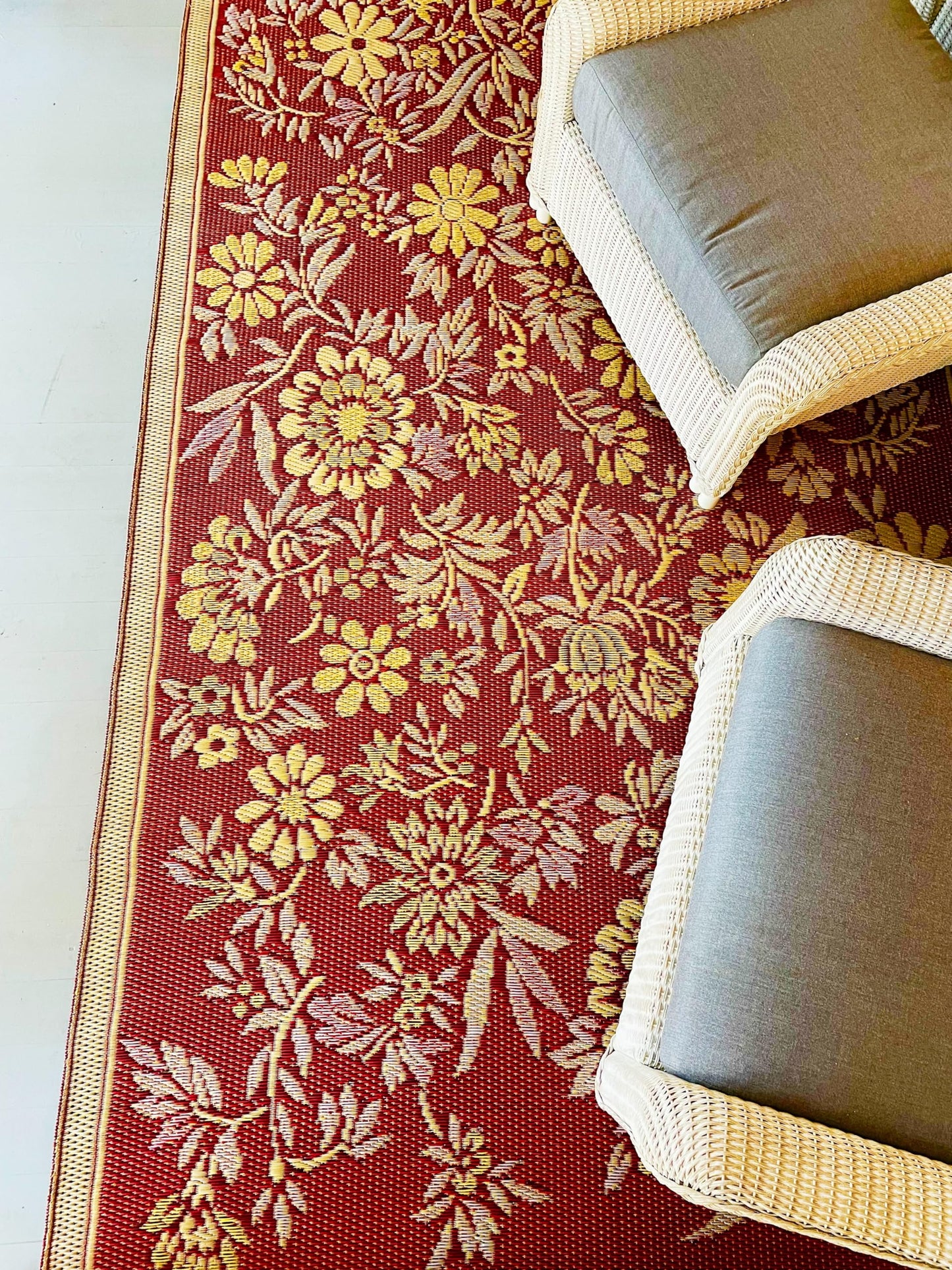 Mad Mats Outdoor Rug, Reversible Plastic Mat for Patio, Porch, Deck, Kitchen & Bath, Wild Flower, 6' x 9', Cranberry