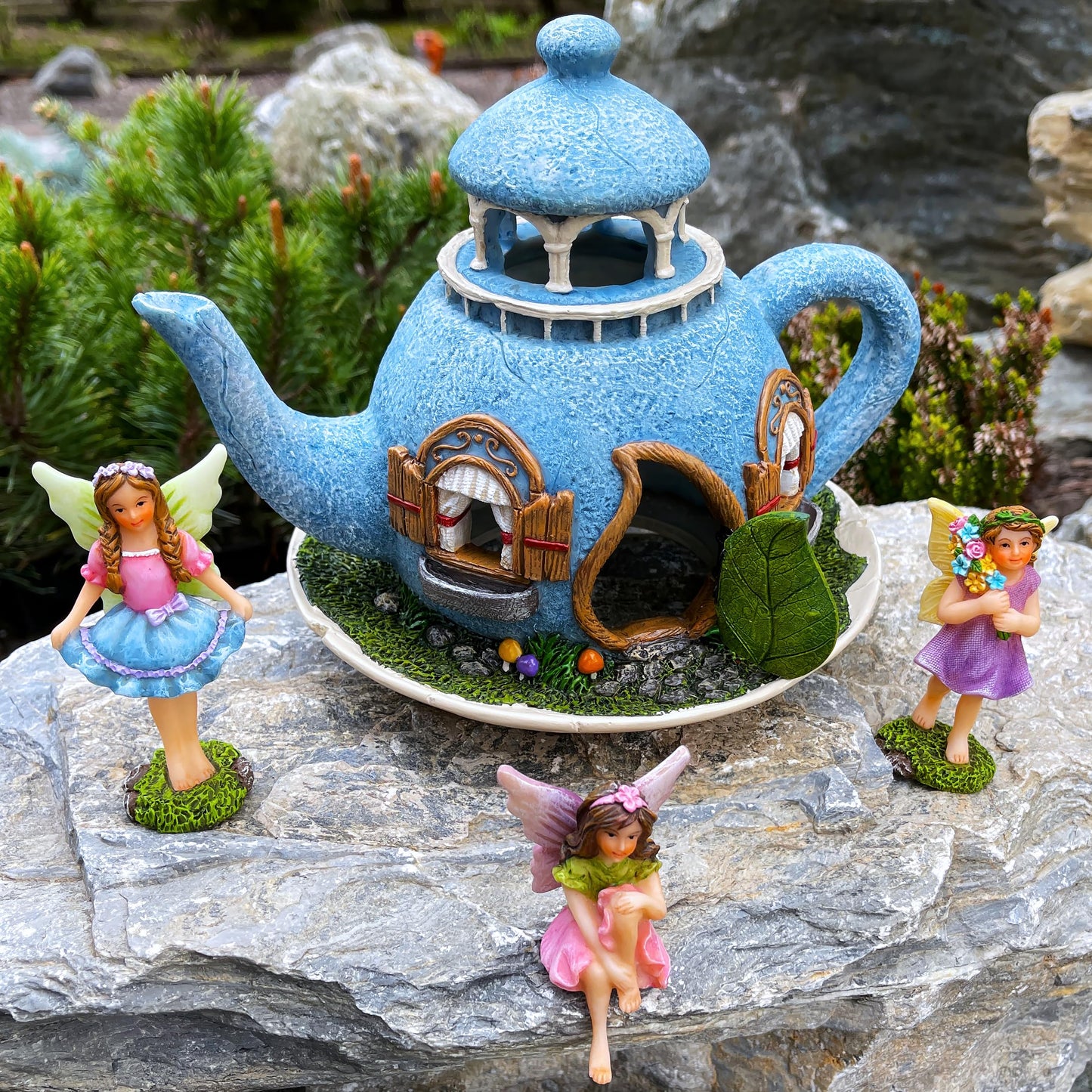 Mood Lab Fairy Garden Figurines - Teapot House Set (4 pcs) - 7.1" H Miniature Decorative House & Accessories - Outdoor & Indoor Garden Decor