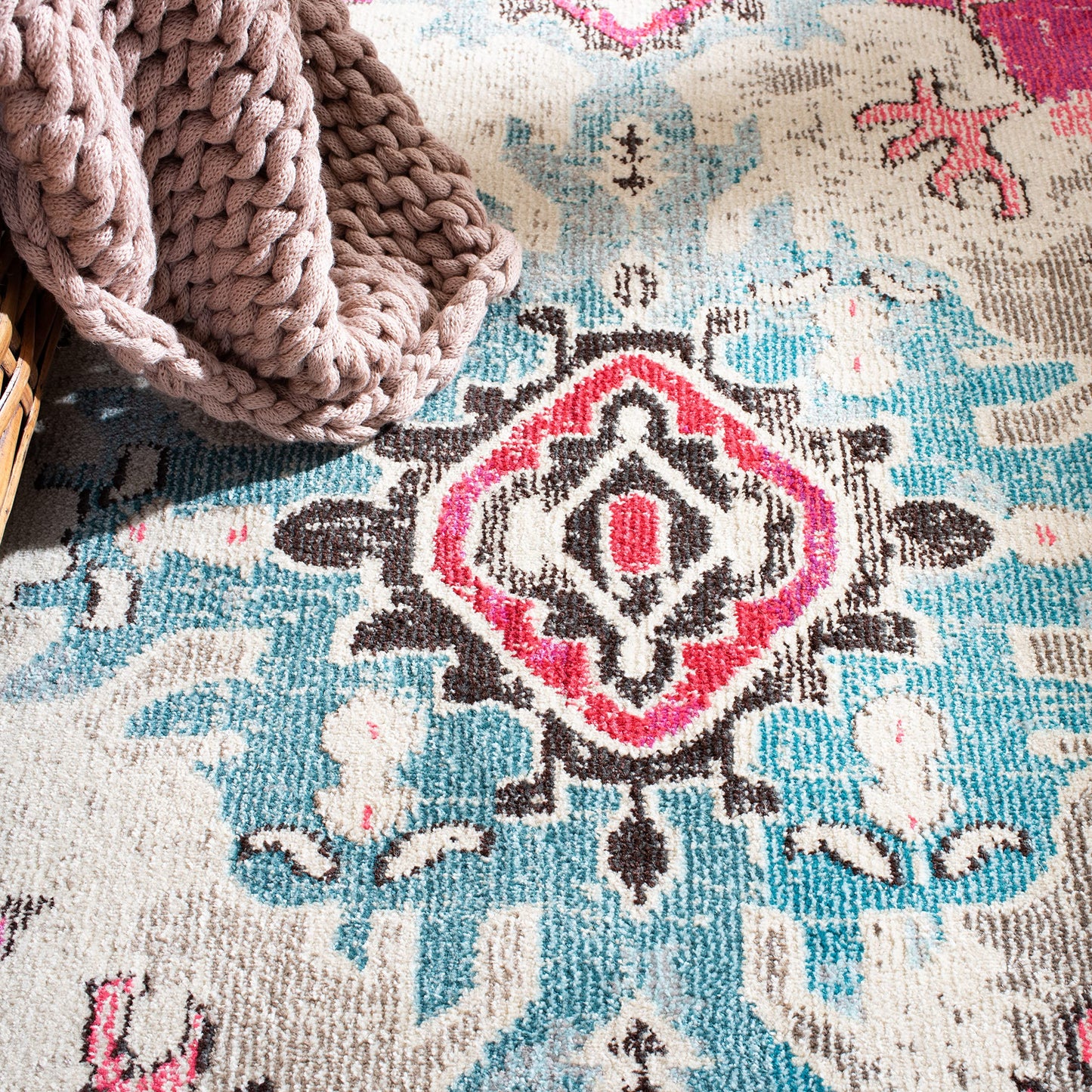 SAFAVIEH Monaco Collection Area Rug - 3' x 5', Pink & Multi, Non-Shedding & Easy to Clean, Distressed Medallion Design, Ideal for Living Room, Bedroom, Dining Space (MNC243D)