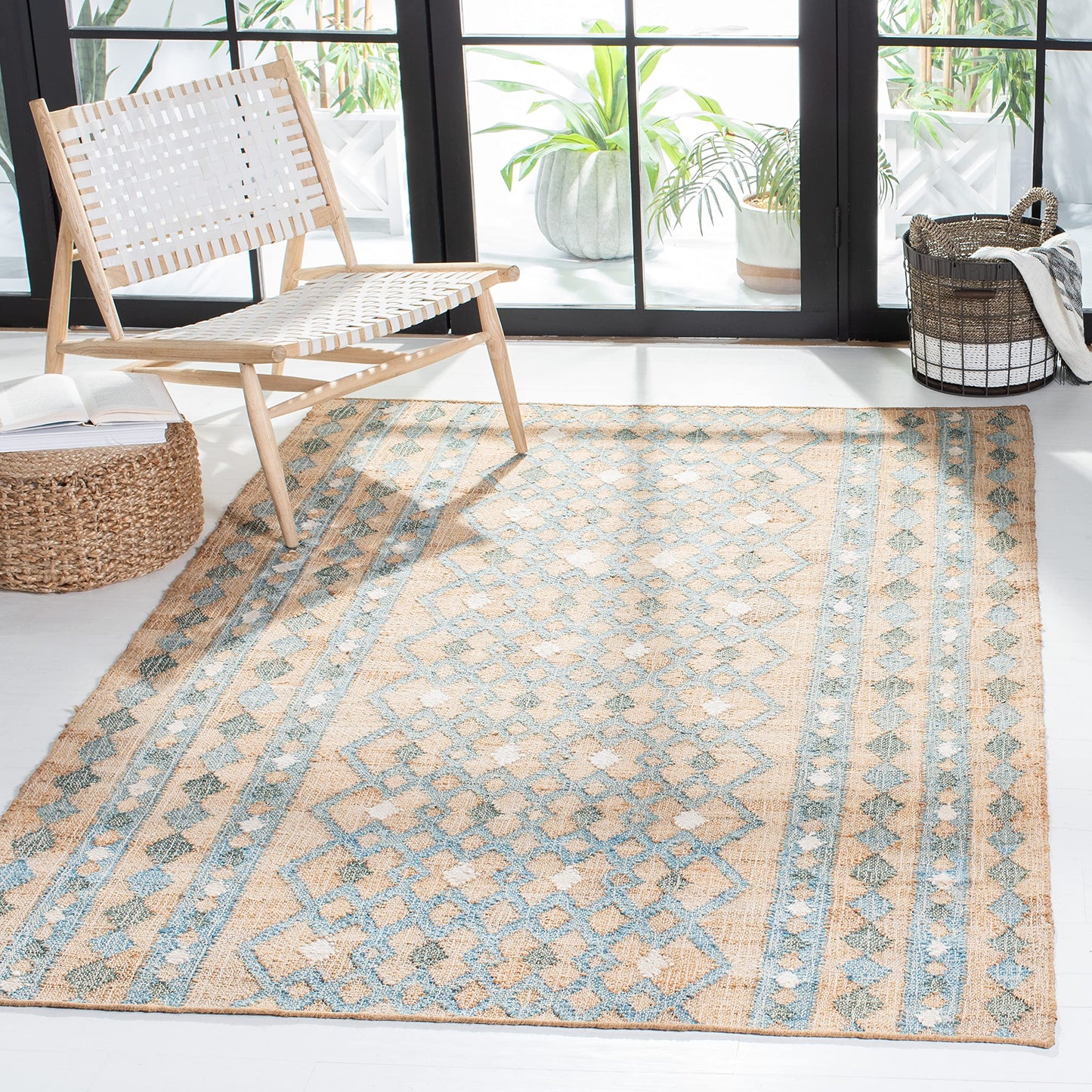 SAFAVIEH Kilim Collection Area Rug - 5' x 8', Natural & Blue, Flat Weave Jute Design, Ideal for High Traffic Areas in Living Room, Bedroom (KLM759M)