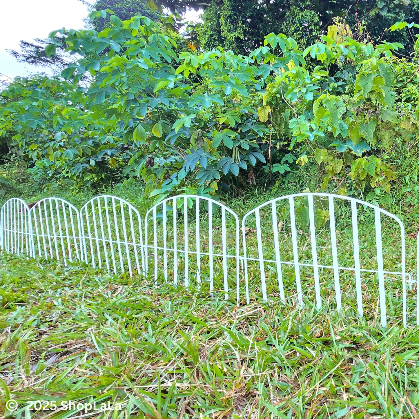 ShopLaLa Decorative Fence (10 Panels) 13in(L) x 16.5in(H) Rustproof White Metal Wire Animal Barrier Fences, Flower Bed Edging for Landscape Outdoor Patio Decor Dog Yard Gates Fencing Backyard Panels