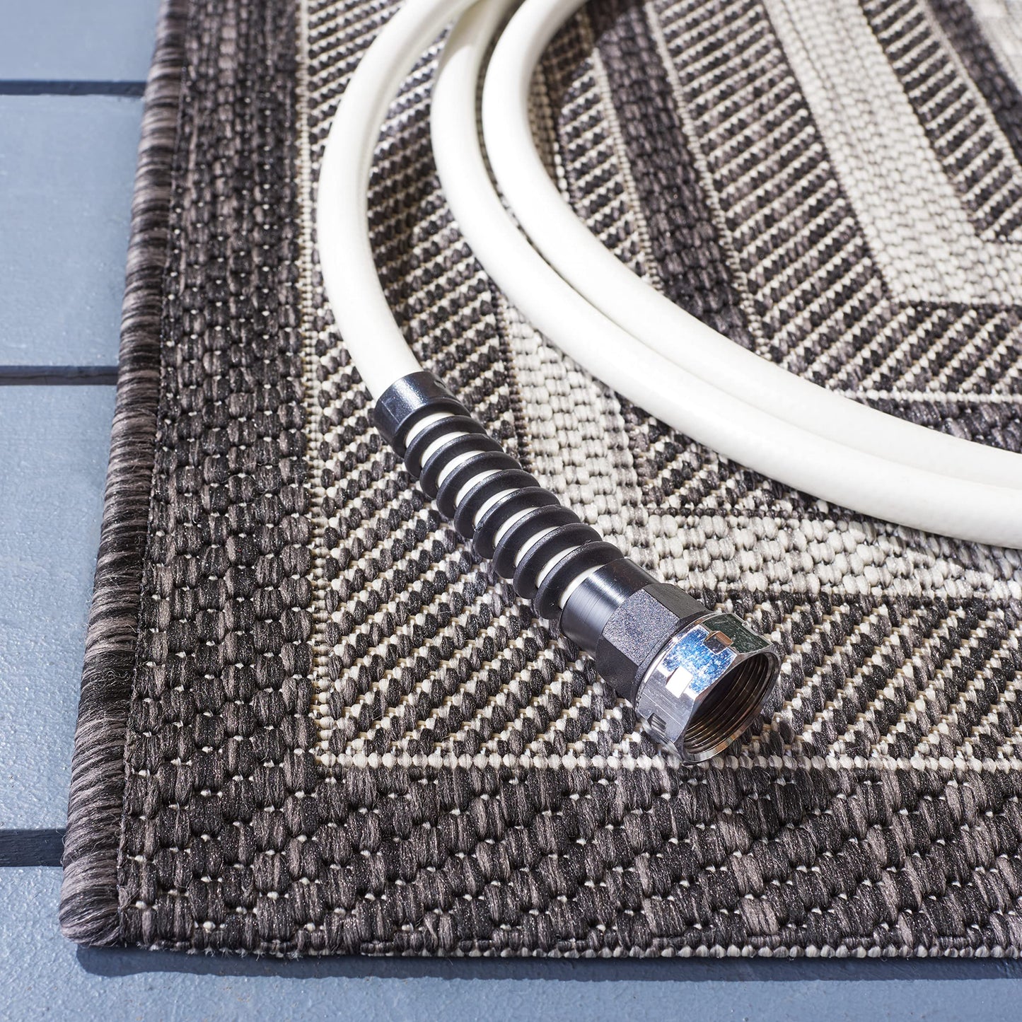 SAFAVIEH Courtyard Collection 8' x 10' Light Grey/Black CY8475 Indoor/ Outdoor Patio Backyard Mudroom Area Rug