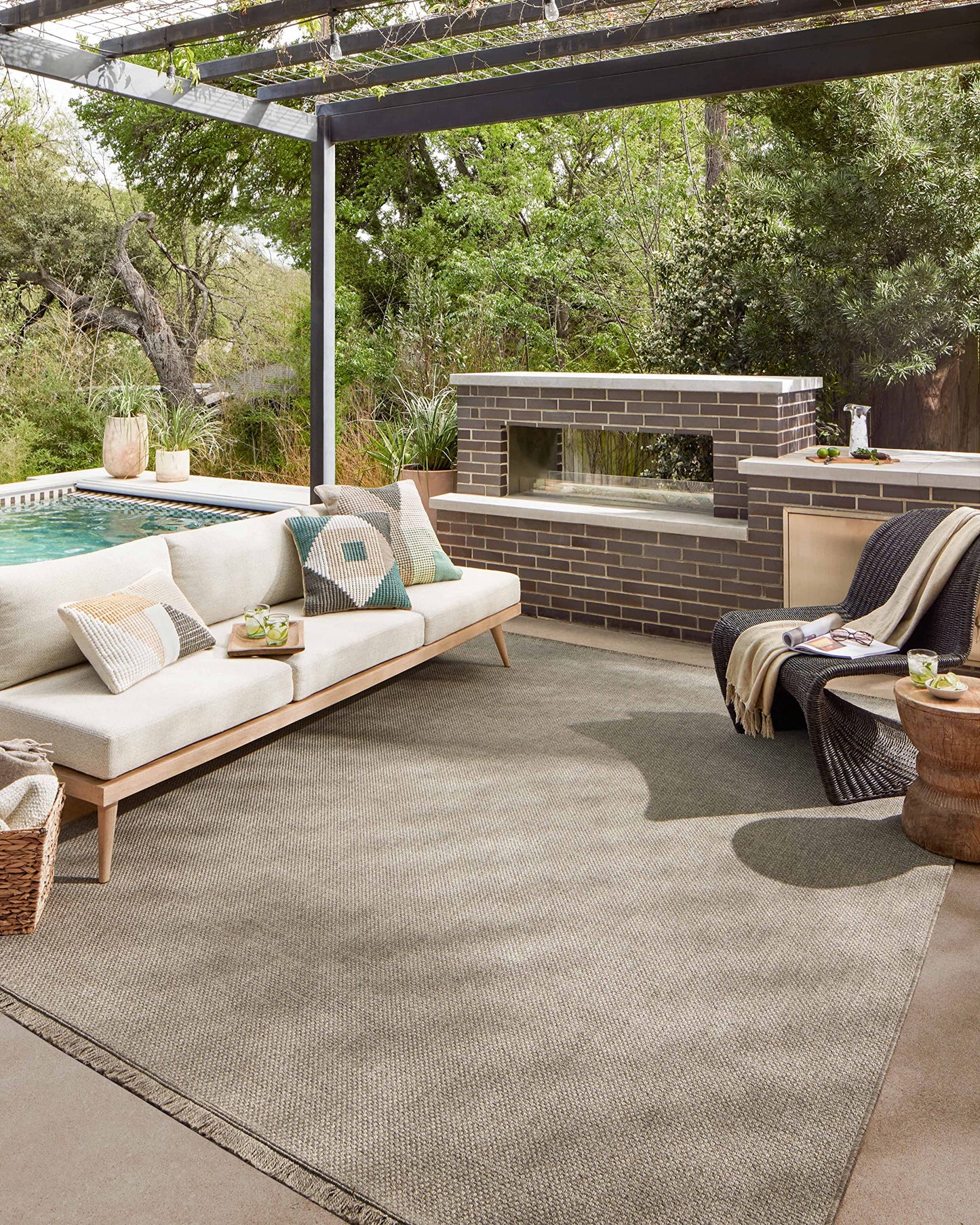 Loloi Dawn Collection Indoor/Outdoor DAW-04 Coffee 7'-8" x 10' Area Rug