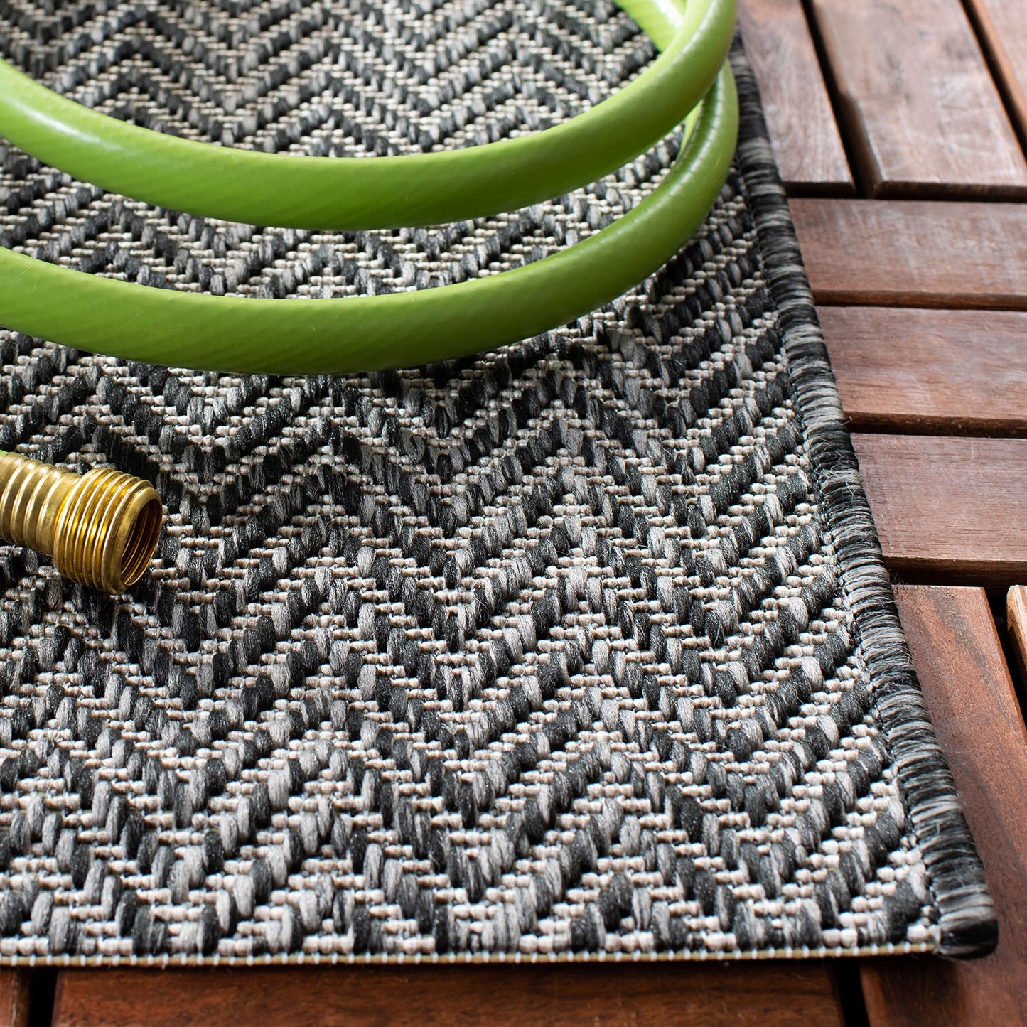 SAFAVIEH Washable Rug Outdoor Courtyard Collection - 10' x 14', Black & Beige, Non-Shedding & Easy Cleaning, Ideal for Patio, Backyard, Mudroom (CY8022-36621)