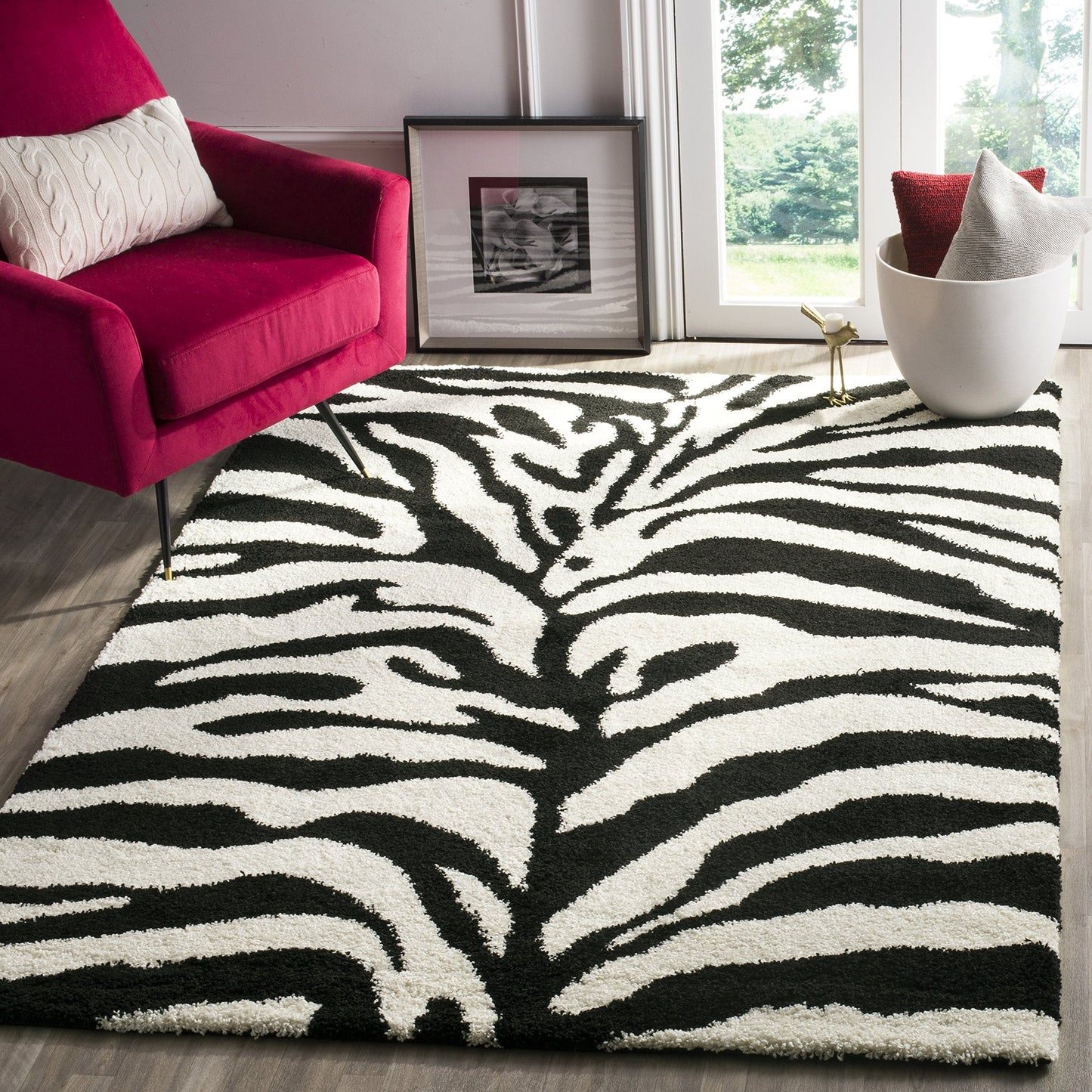 SAFAVIEH Florida Shag Collection Accent Rug - 3'3" x 5'3", Ivory & Black, Non-Shedding & Easy Care, 1.2-inch Thick Ideal for High Traffic Areas in Entryway, Living Room, Bedroom (SG452-1290)