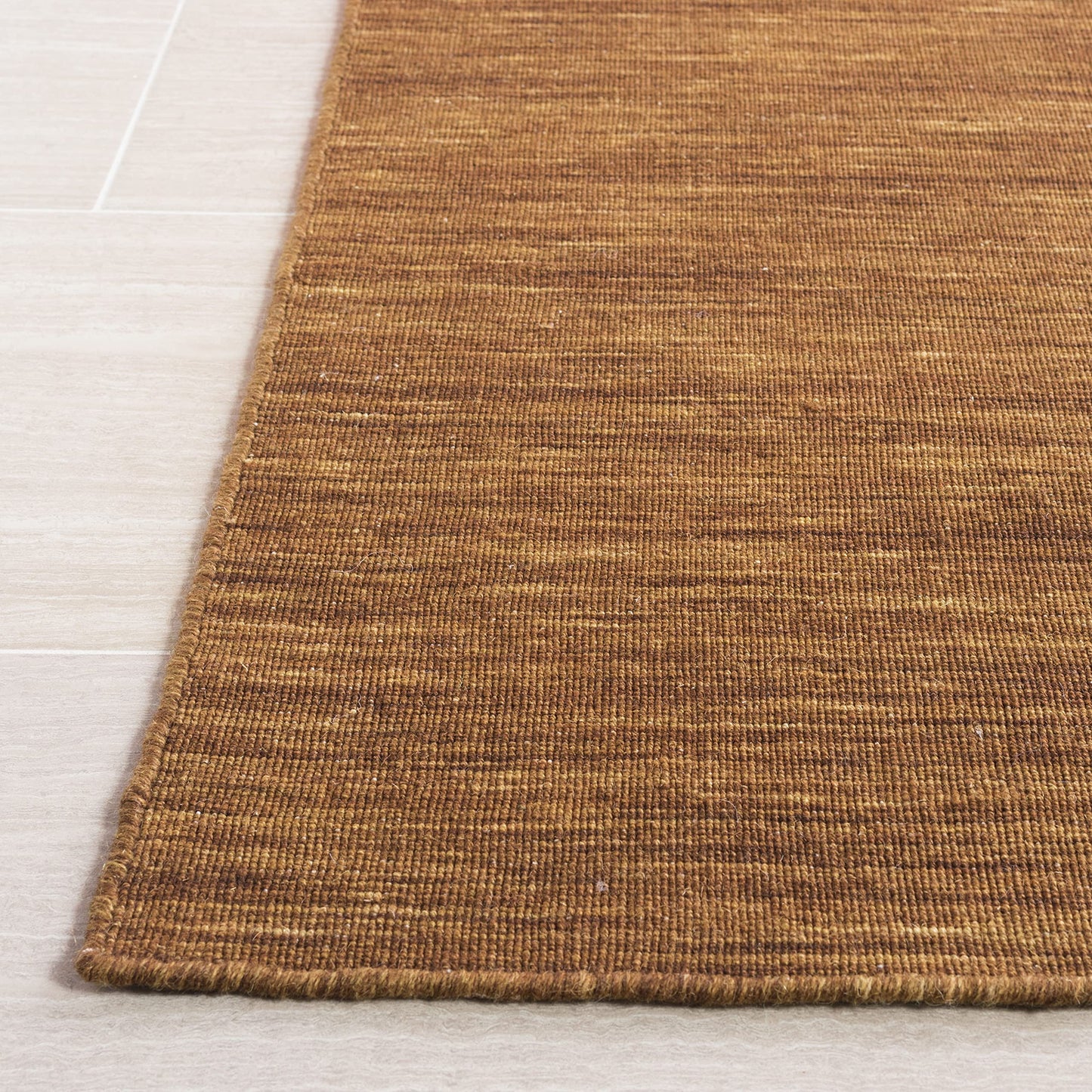 SAFAVIEH Kilim Collection Accent Rug - 4' x 6', Brown, Handmade Casual Solid Wool, Ideal for High Traffic Areas in Entryway, Living Room, Bedroom (KLM850T)