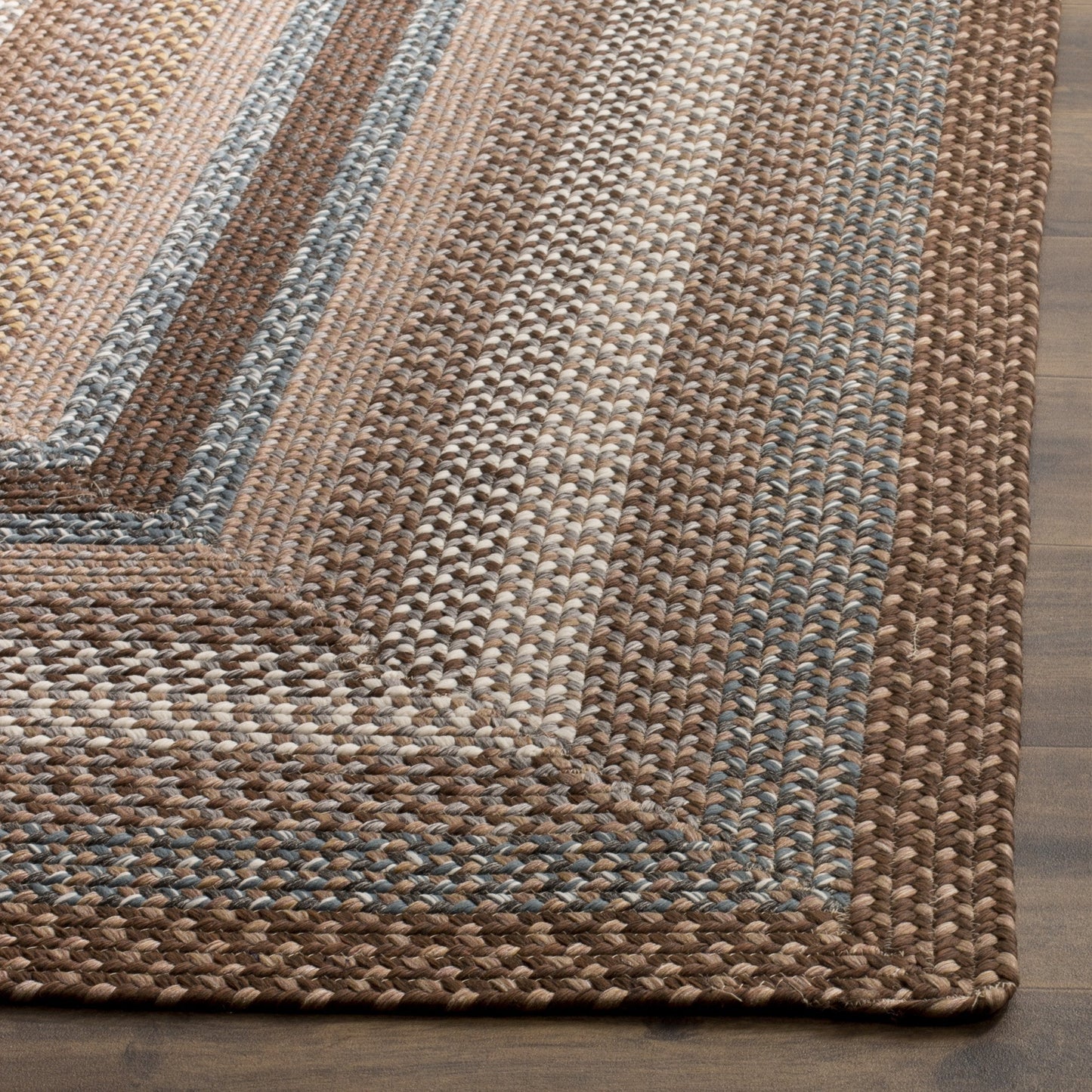 SAFAVIEH Washable Rug Outdoor Braided Collection - 2' x 3', Brown & Multi, Handmade & Reversible, Non-Shedding & Easy to Clean, Ideal for Entryway, Patio, Kitchen, Mudroom, Front Door (BRD313A)