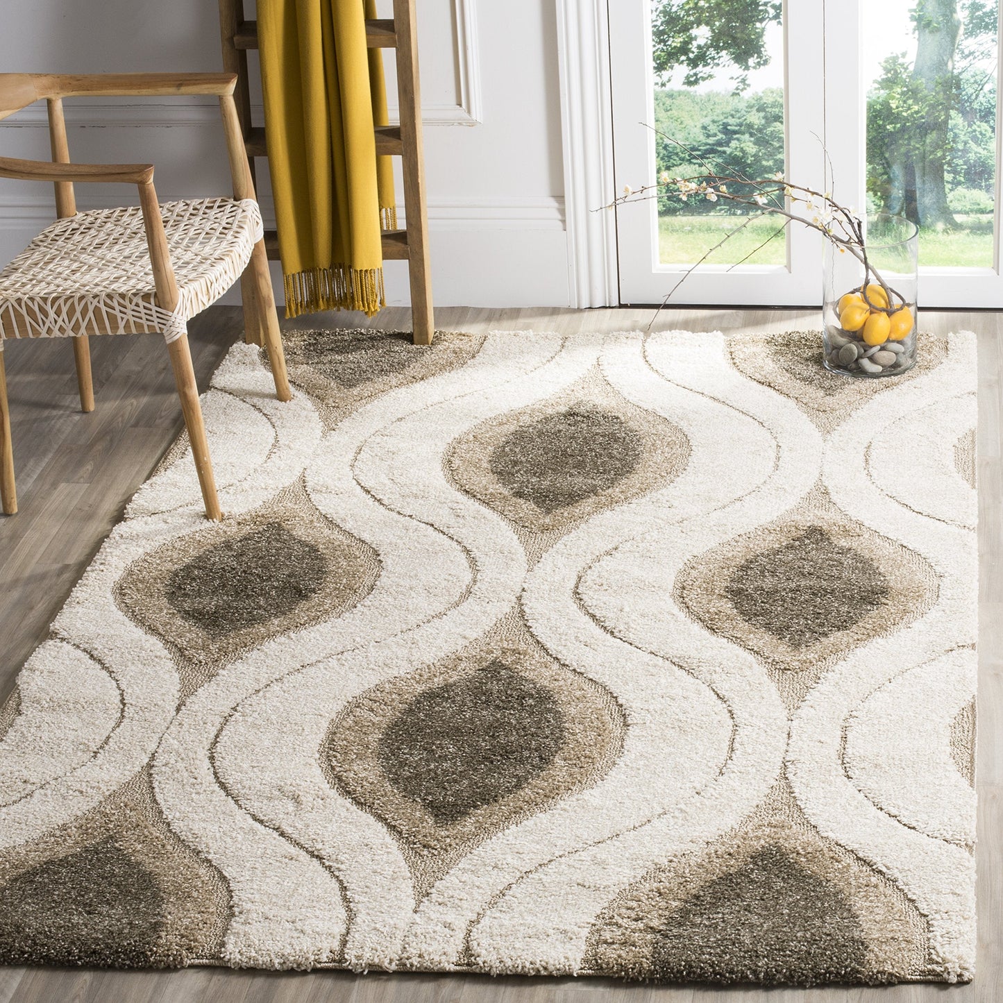 SAFAVIEH Florida Shag Collection Accent Rug - 3'3" x 5'3", Cream & Smoke, Modern Design, Non-Shedding & Easy Care, 1.2-inch Thick Ideal for High Traffic Areas in Foyer, Entryway, Bedroom (SG461-1179)
