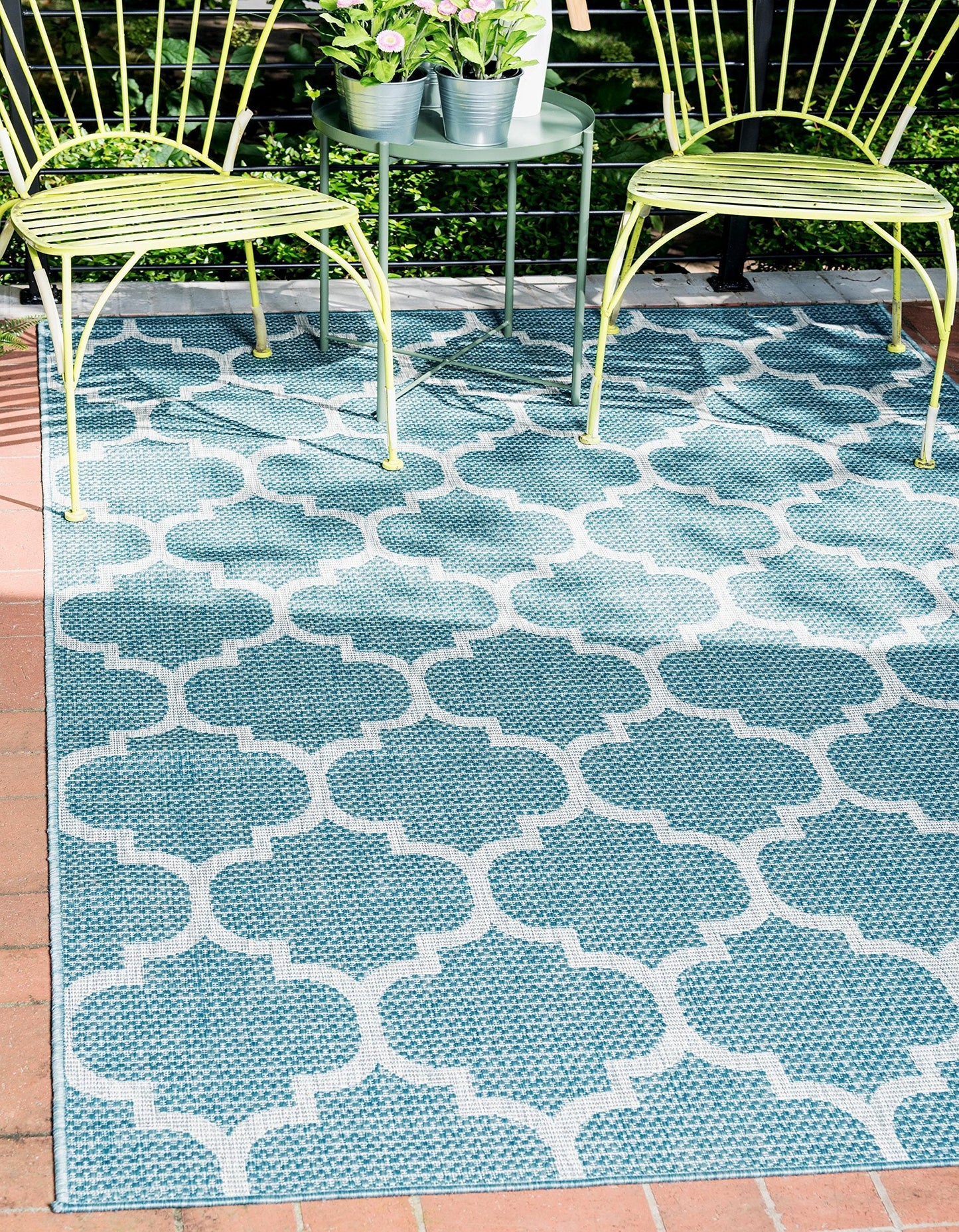 Unique Loom Outdoor Trellis Collection Area Rug (4' 1" x 6' 1" Rectangle, Aquamarine/ Gray)